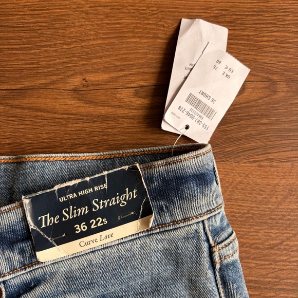 ✨ NWT Abercrombie & Fitch Curve Love Ultra High Rise Slim Straight Jeans ✨ - Picture 5 of 12